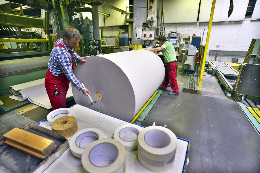 Zwei Düsseldorfer Traditionsunternehmen produzieren das, was man in diesen Zeiten dringend braucht.