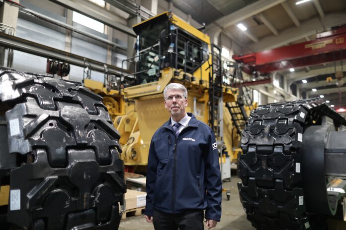 riesige Baumaschinen von Koatsu