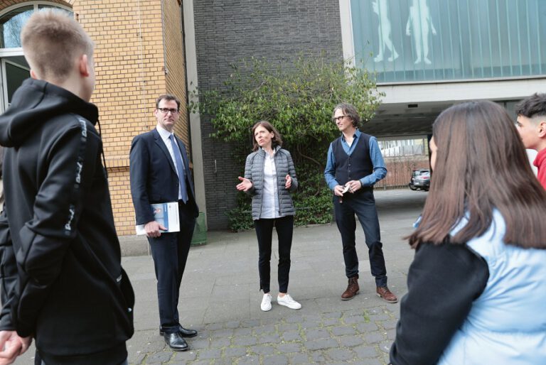 Wirtschaft trifft Schule