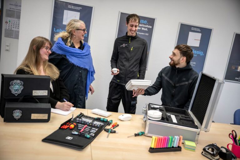 Wie können digitale Workflows und neue Ansätze in Unternehmen gefunden und implementiert werden? Im Projekt „Digiscouts“ entwickeln Azubis hilfreiche Ansätze und setzen diese direkt in die Praxis um.