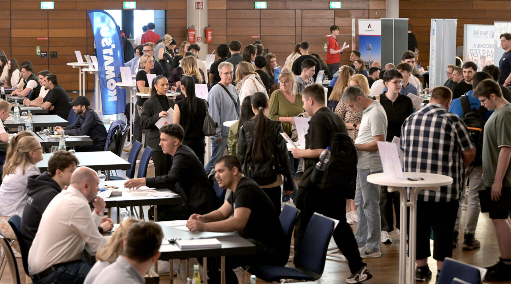 Azubi-Speed-Dating in Ratingen: Berufschancen im Zehn-Minuten-Takt