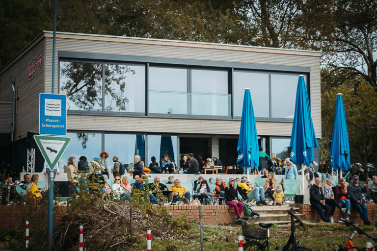 Mit Ausblick und Ausdauer: Hans-Günther Oepen bringt die „Rheinbude“ an den Start