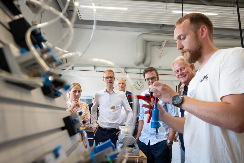 Die Azubi-Challenge zeigt, wie viel Know-how, Eigenverantwortung und Engagement in der dualen Ausbildung steckt.