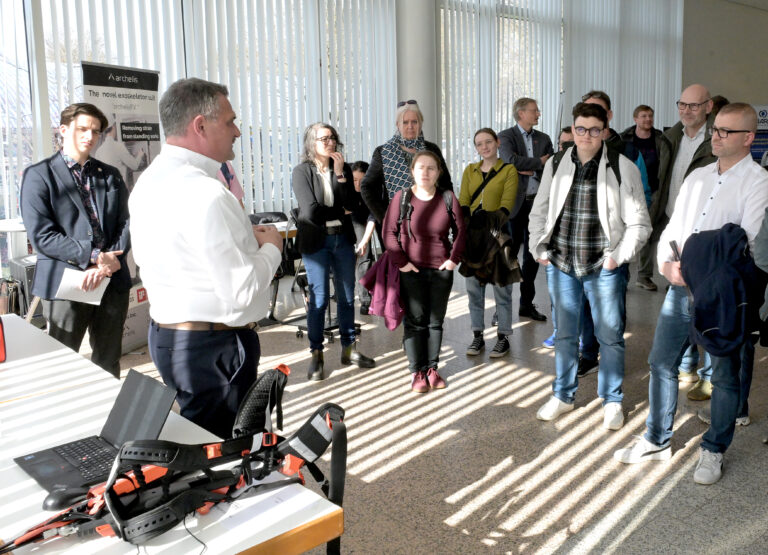 Exoskelette und digitale Assistenz: Technik als Unterstützung im Arbeitsalltag